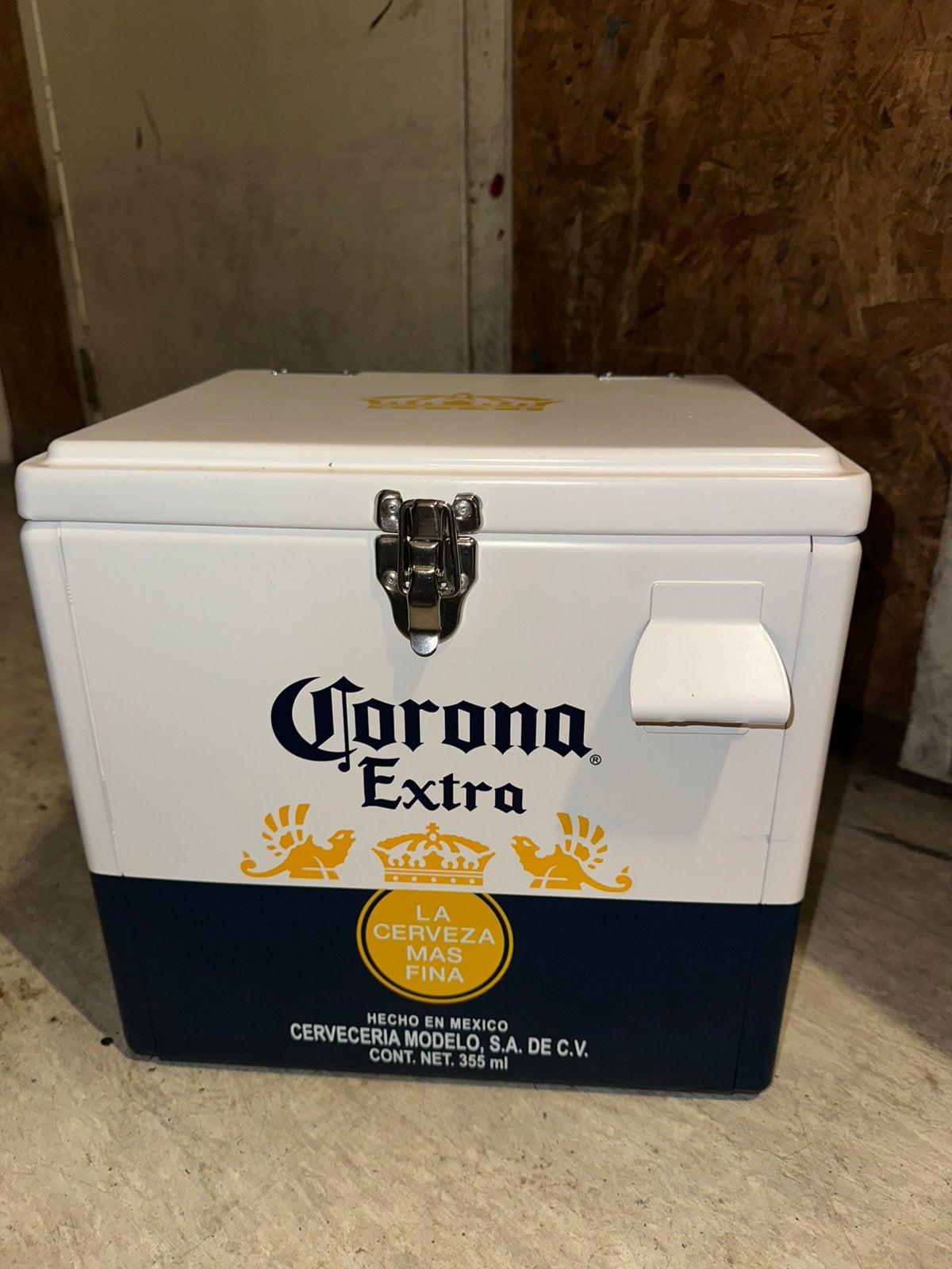 Corona Koelbox met Flesopener, NIEUW in doos. Ongebruikt., Ophalen of Verzenden, Nieuw, Koelbox, Koelelement