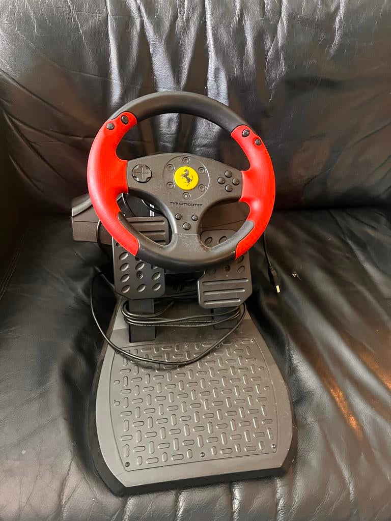 Thrustmaster Ferrari Racing Wheel Red Legend Edition, Racestuur, Zo goed als nieuw, Thrustmaster, PlayStation