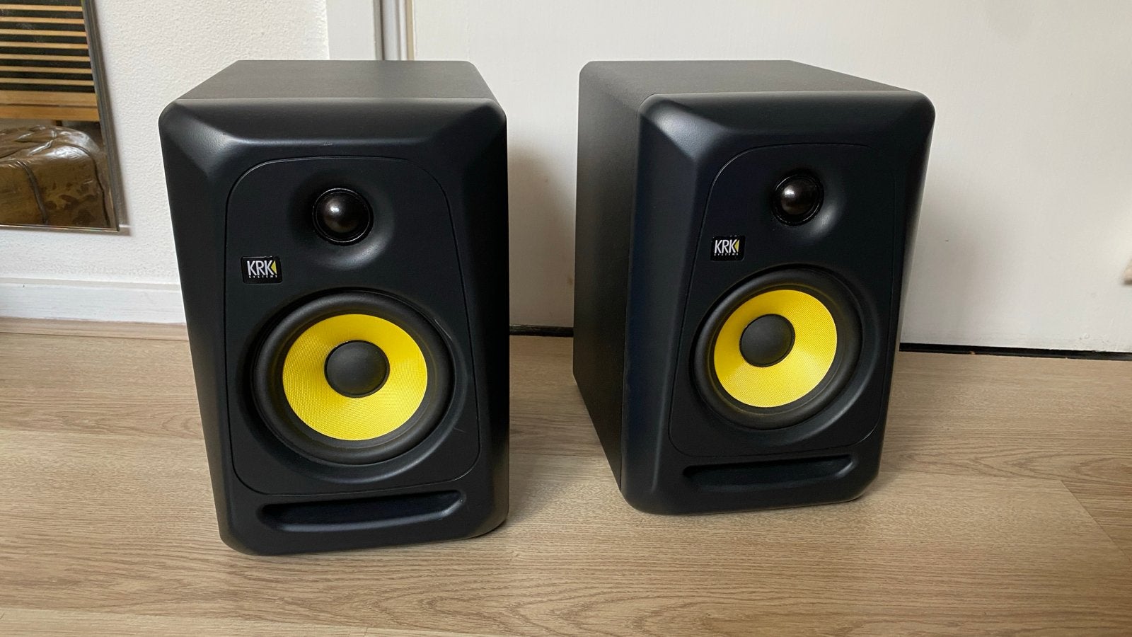 KRK Classic 5 Studiomonitoren - Nieuw met dozen, Ophalen, Studiomonitor, Inclusief kabels, Nieuw