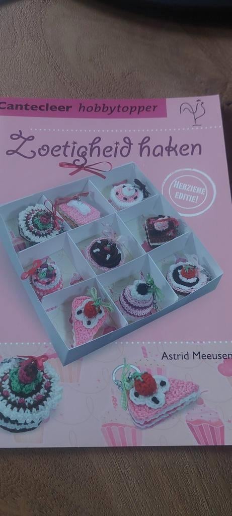 HAAKPATROON BOEKJE ZOETIGHEID HAKEN o.a SNOEP,  KUIKENTJES, Ophalen of Verzenden, Gebruikt, Haken, Patroon of Boek