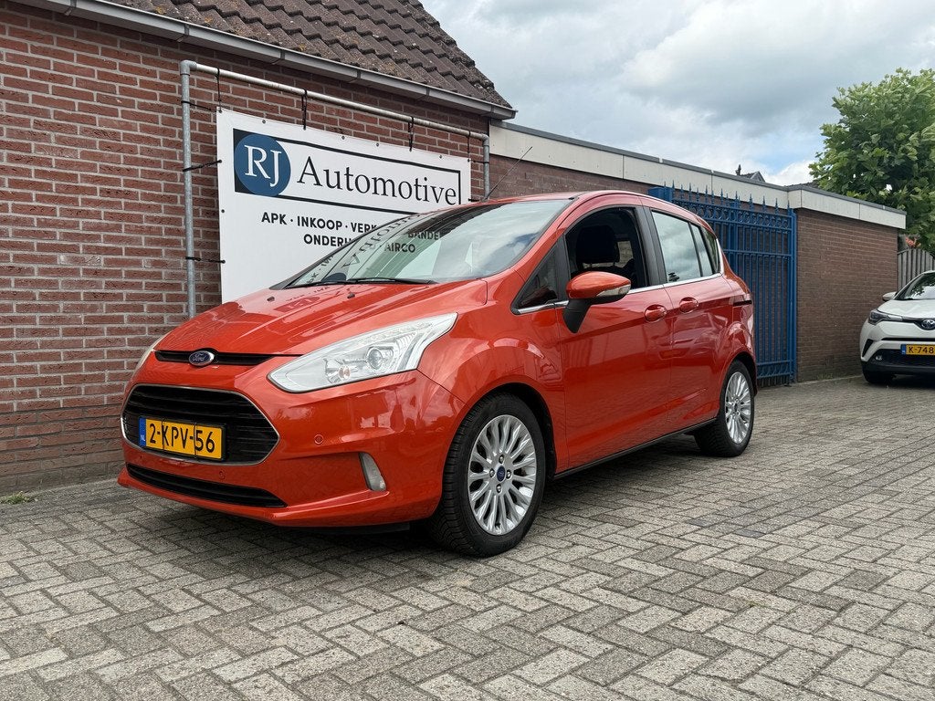 Ford B-MAX 1.0 EcoB. Titanium NIEUWE DISTRIBUTIE/TREKHAAK/NA, Auto's, Ford, Euro 5, 125 pk, Gebruikt, 750 kg