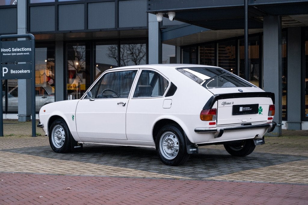 Alfa Romeo Alfasud 1.2 Ti (bj 1974), Stof, Zwart, Overige kleuren, 4 stoelen