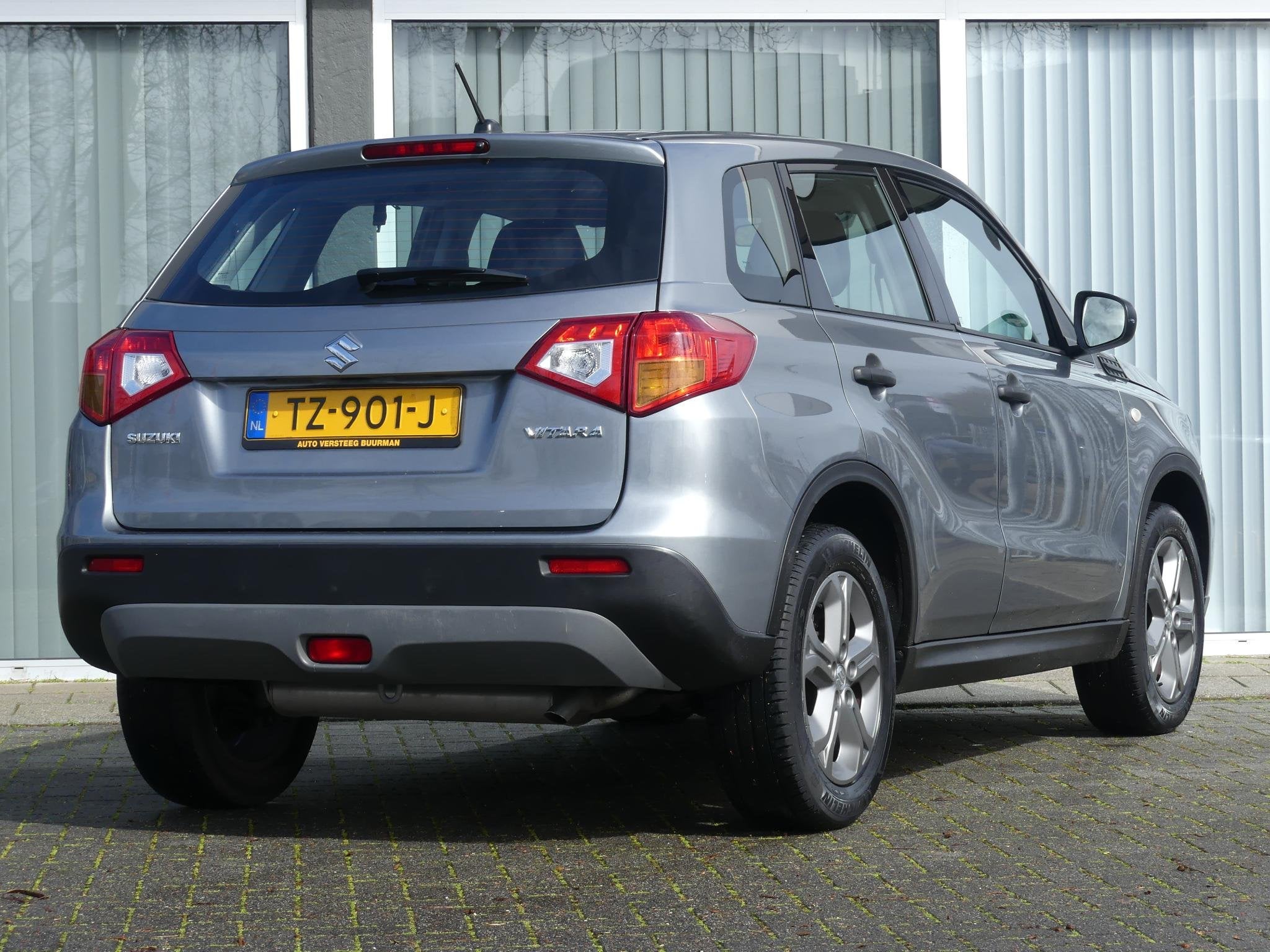 Suzuki Vitara 1.6 Comfort Dealer o.h. 1ste Eigenaar, Airco,, Auto's, Voorwielaandrijving, Stof, 4 cilinders, 400 kg