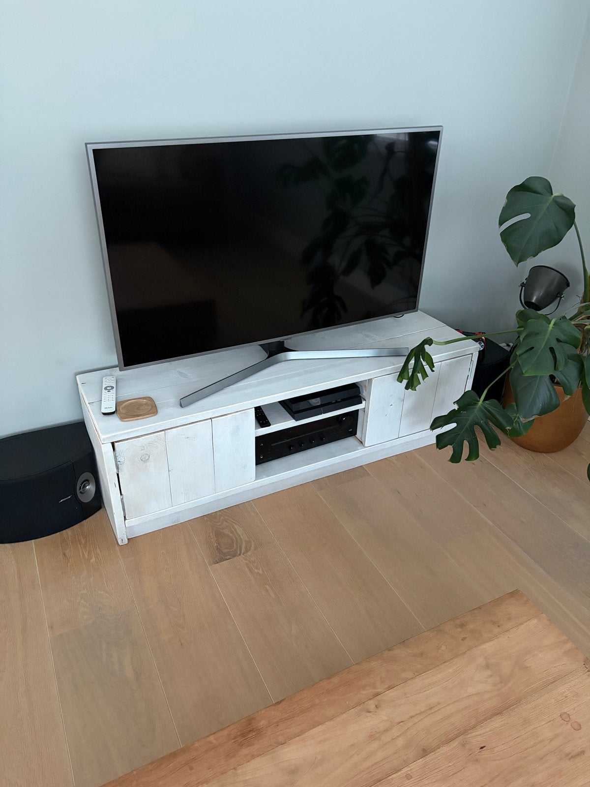 Steigerhout TV meubel 140x40x43 cm - Wit, Ophalen, Gebruikt, 100 tot 150 cm, Minder dan 100 cm