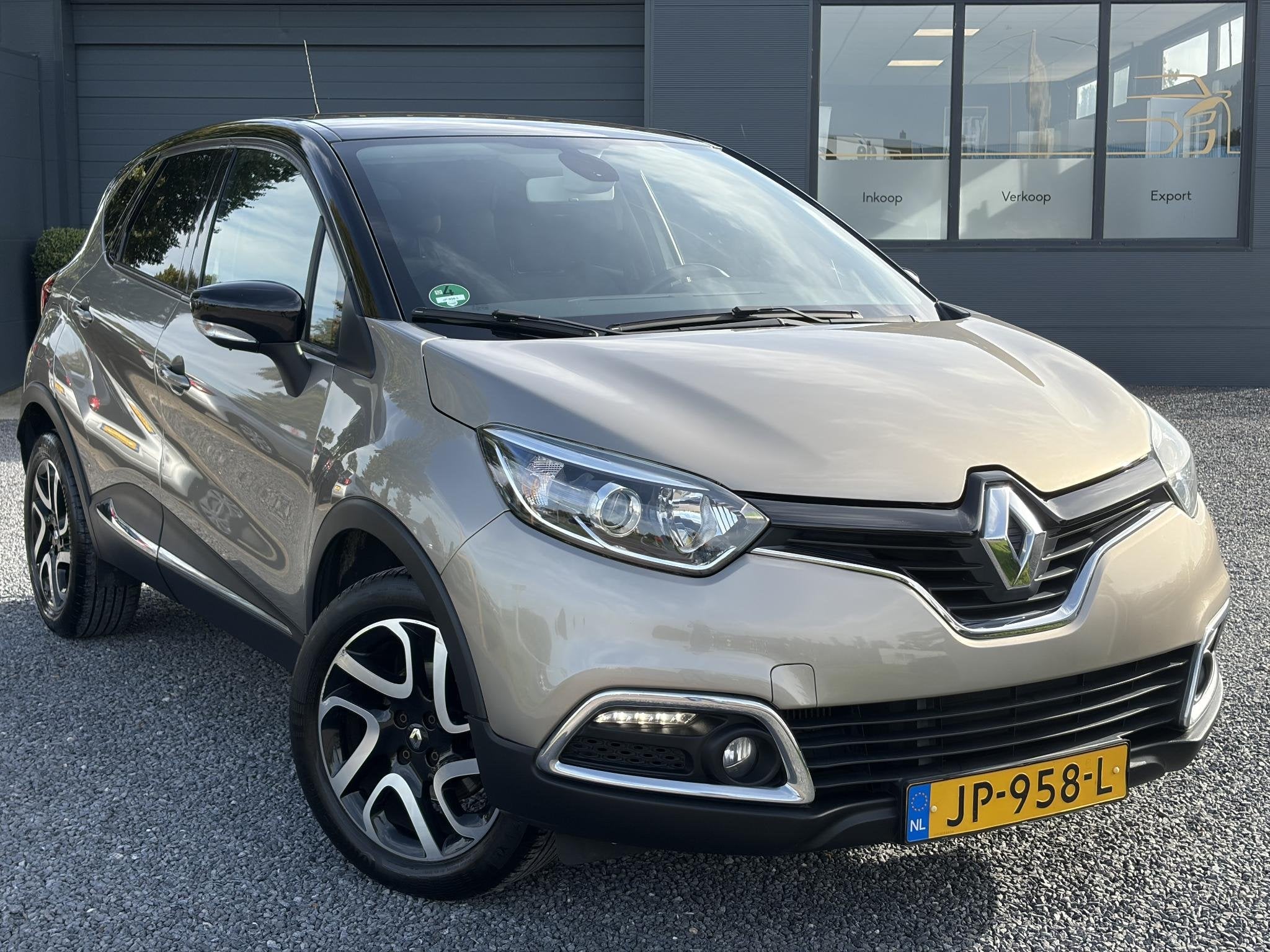 Renault Captur 1.2 TCe Dynamique ✓Navi✓Trekhaak✓Keyles, Dealer onderhouden, Stof, Euro 6, 4 cilinders