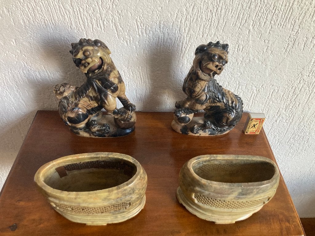 Twee antiek Chinese boeddhistische leeuwen foo dogs shishi, Antiek en Kunst, Ritueel object, Natuurlijk materiaal, Ophalen of Verzenden