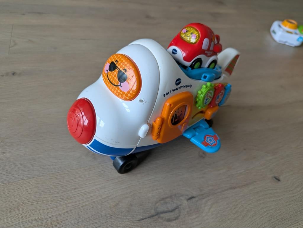 VTech Vliegtuig met auto - 2 in 1 Vrachtvliegtuig, Ophalen, Gebruikt, 2 tot 4 jaar
