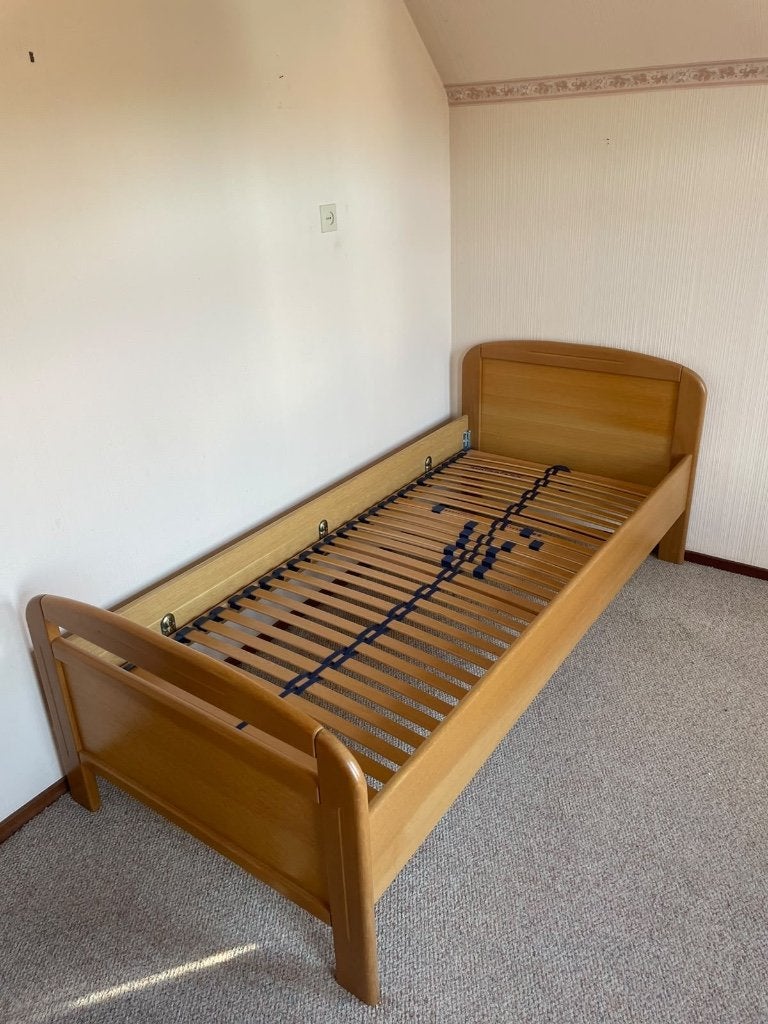 Houten eenpersoonsbed 90x200cm, Huis en Inrichting, Ophalen, 90 cm, Eenpersoons, Bruin