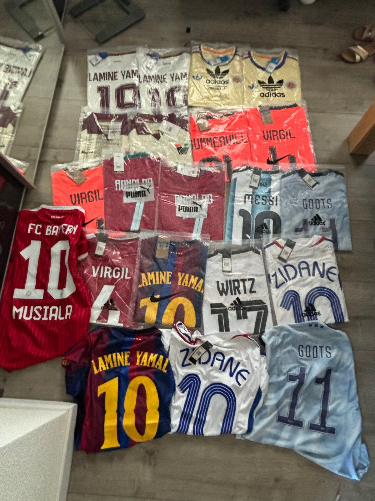 21 Voetbalshirts Maat M/L - Diverse Clubs  per stuk 27  euro, Verzenden, Gedragen, Maat 38/40 (M), Overige typen