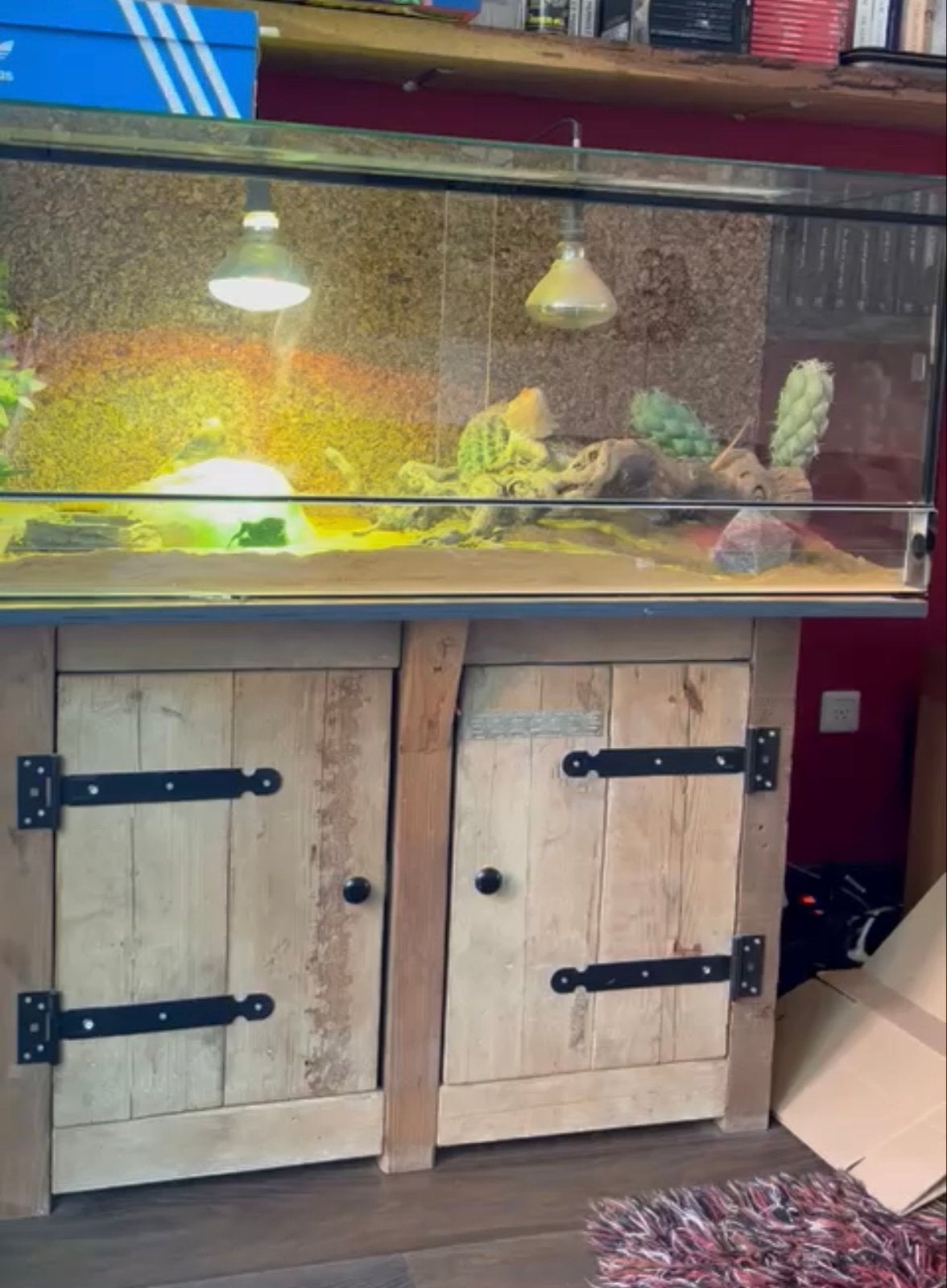 Kast voor onder terrarium van 120cm met deurtjes, Ophalen, Zo goed als nieuw