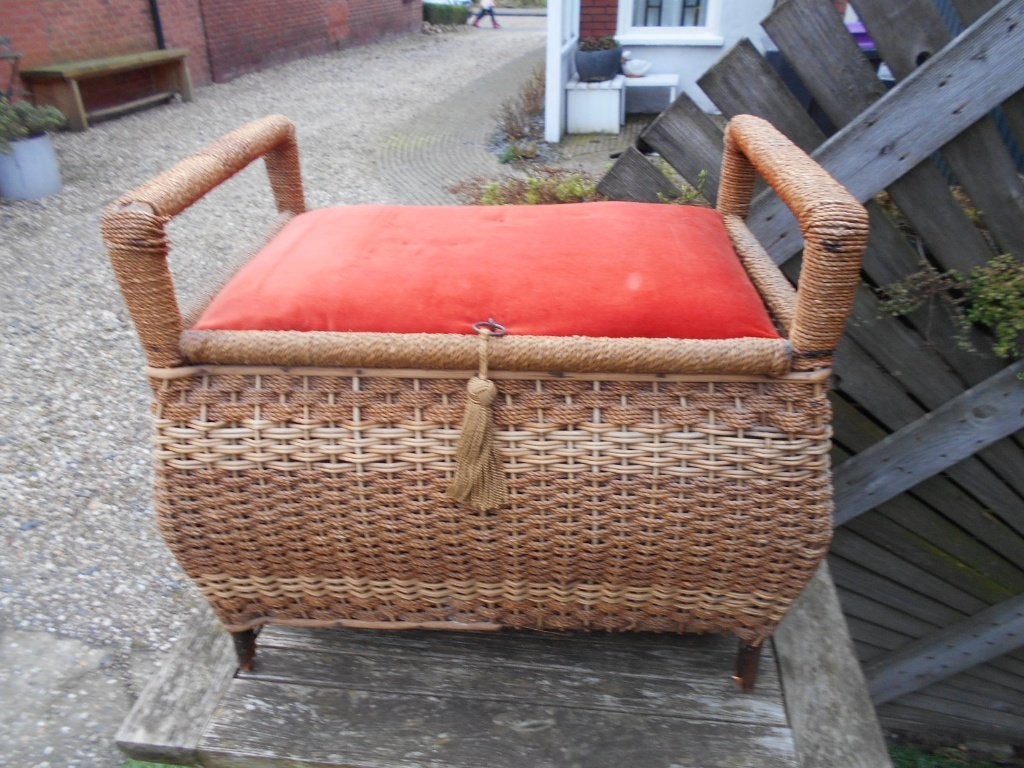 Mooie oude naaipoef jr 30, Ophalen of Verzenden