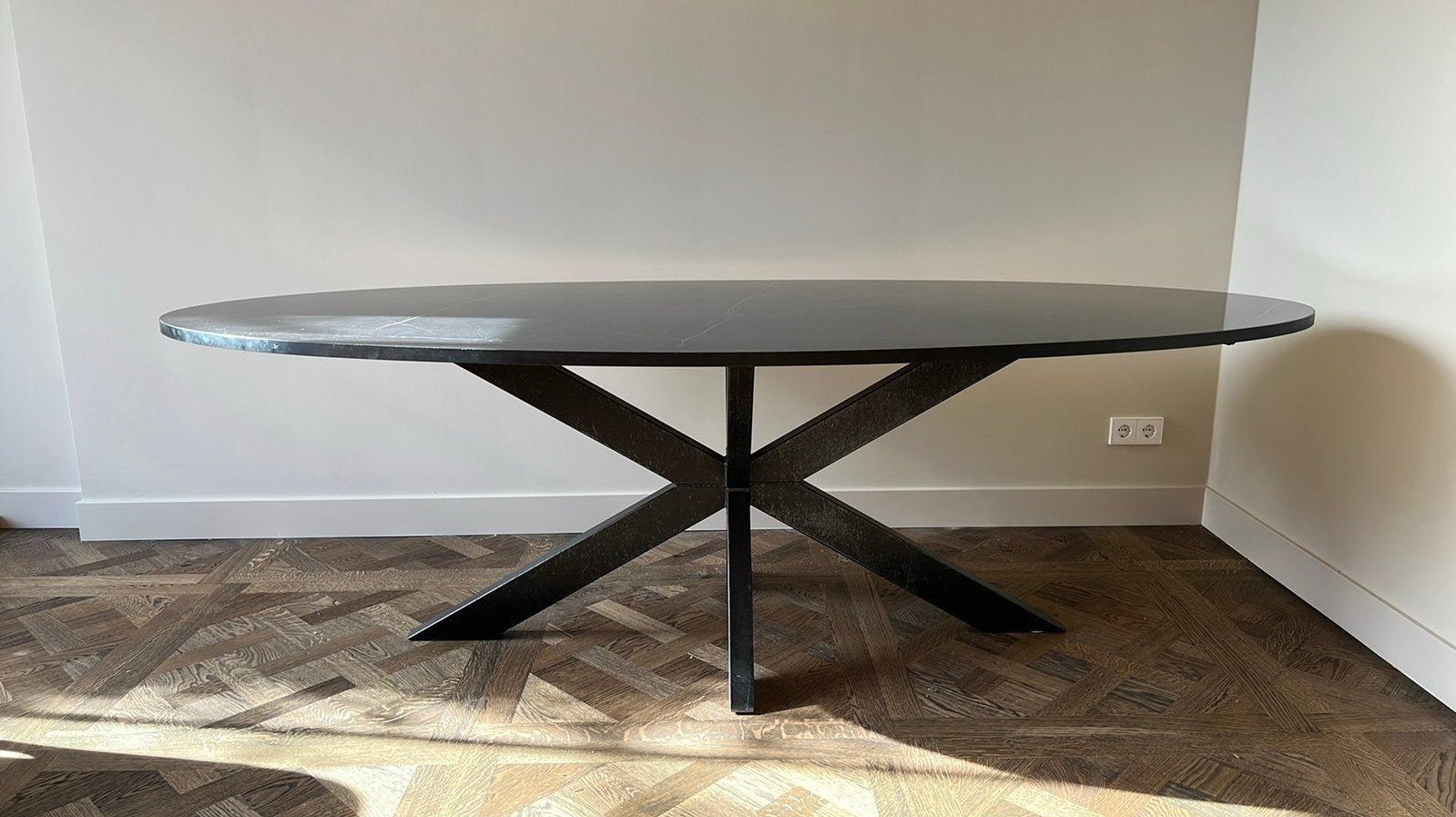 Ovalen tafel marmer zwart, Huis en Inrichting, Tafels | Eettafels, Ophalen, 100 tot 150 cm, 200 cm of meer, Zo goed als nieuw