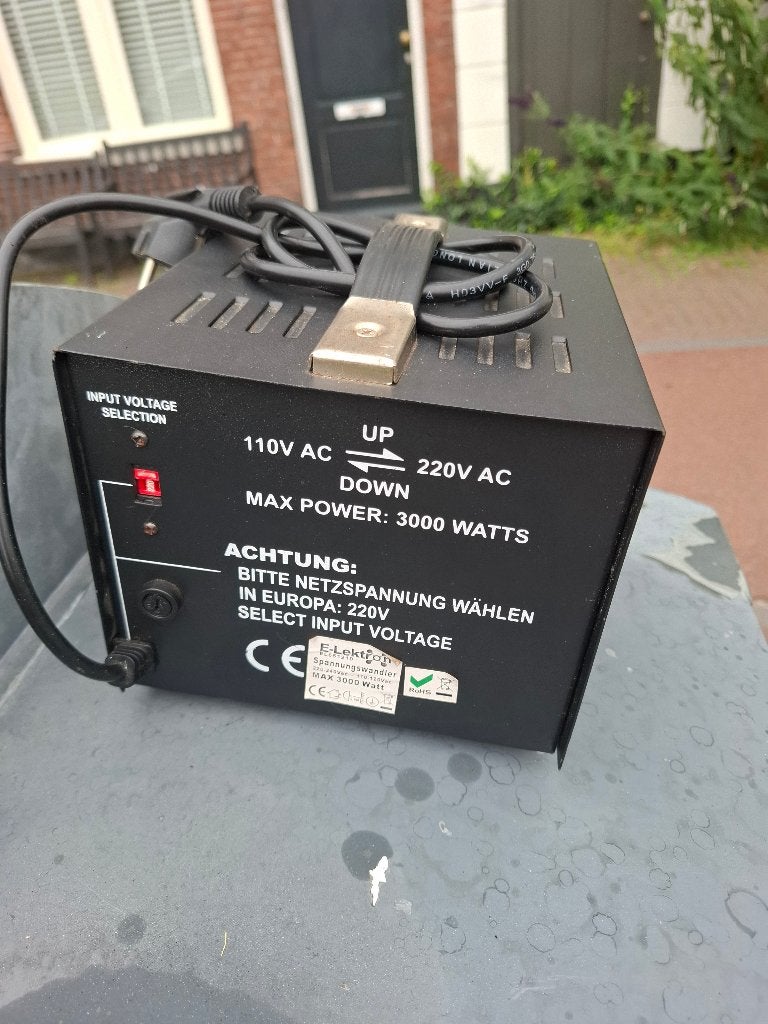 Transformator up/down 3000W, Doe-het-zelf en Verbouw, Elektra en Kabels, Ophalen, Zo goed als nieuw, Overige merken, Omvormer