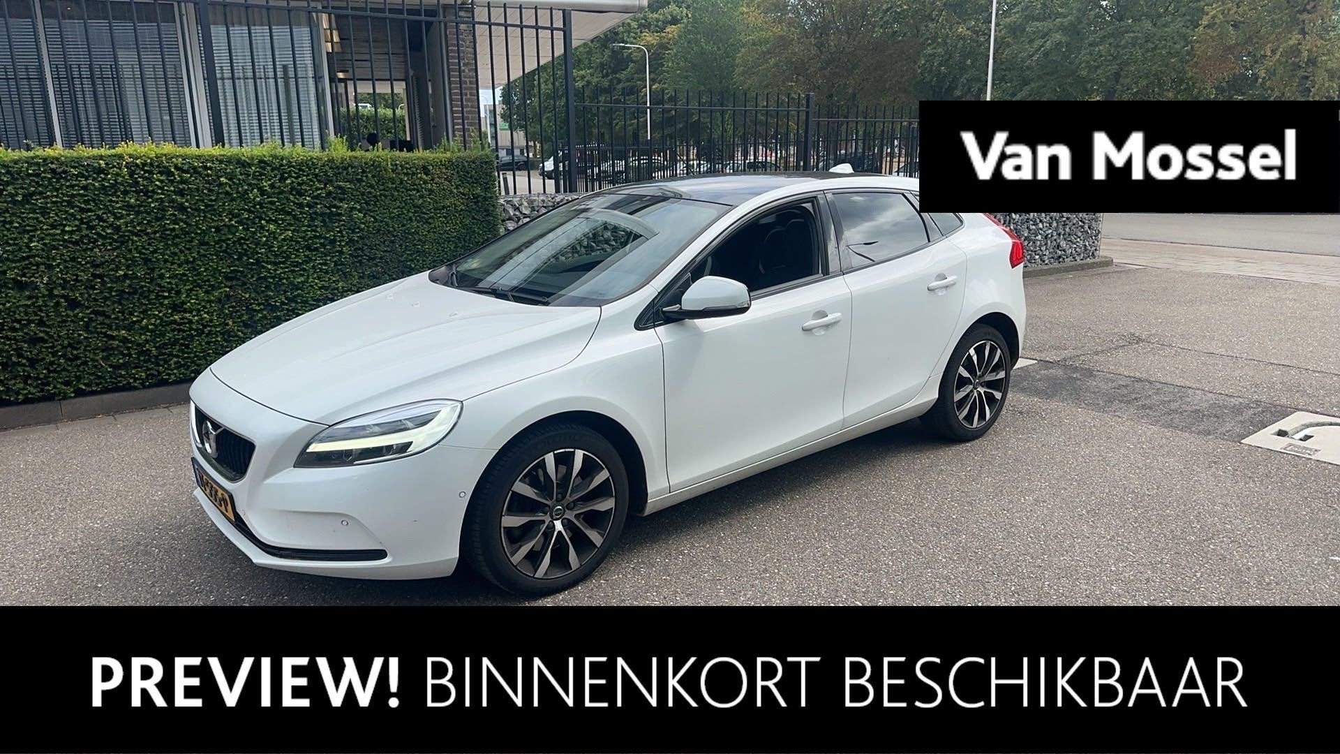 Volvo V40 1.5 T3 Dynamic Edition, Auto's, Volvo, 12 maanden, Euro 6, 4 cilinders, Leder en Stof
