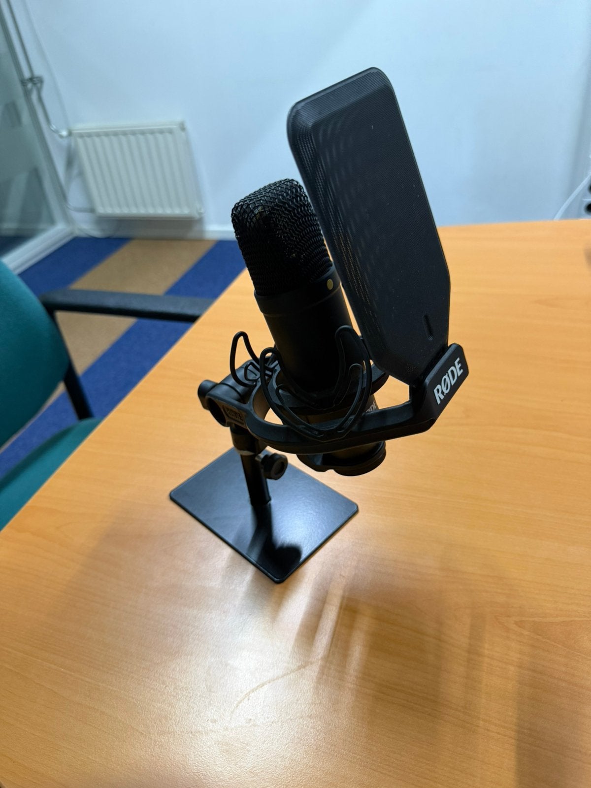 RODE NT1 Studio Microfoon + Shockmount + Popfilter + XLR, Muziek en Instrumenten, Microfoons, Ophalen of Verzenden, Zo goed als nieuw