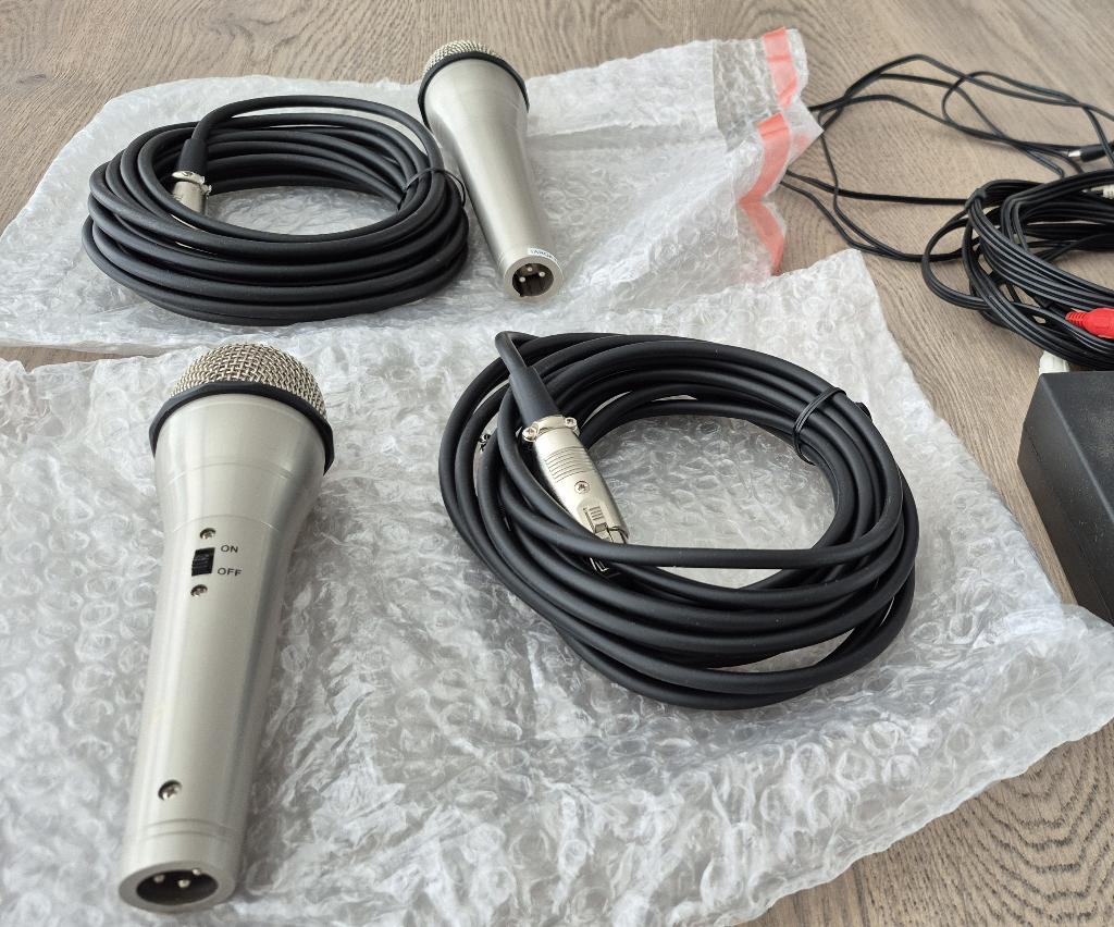 Targa karaoke set met 2 microfoons – compleet en werkend, Ophalen, Zo goed als nieuw, Complete set