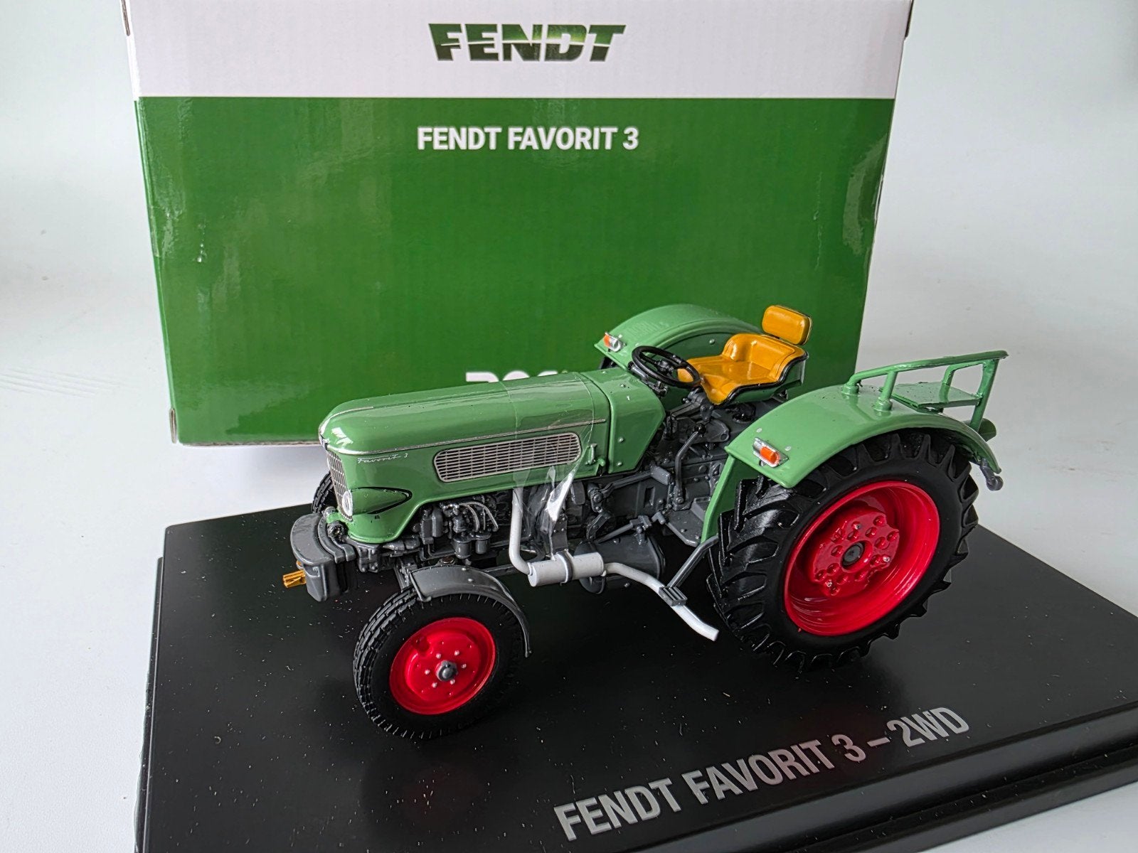FENDT FAVORIT 3 - 2WD ROS 1:32, Ophalen of Verzenden