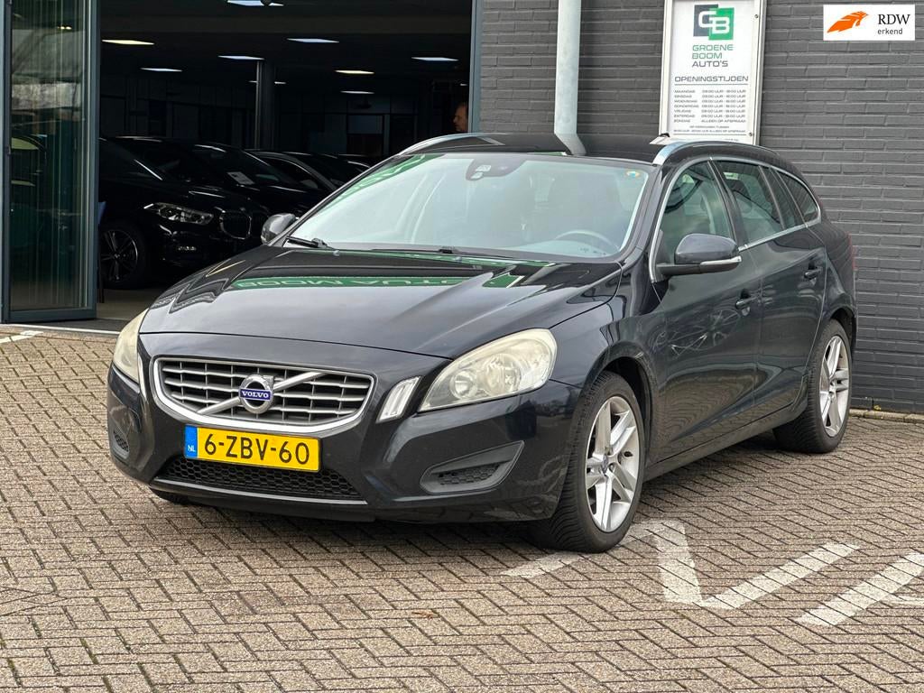 Volvo V60 2.0 D3 Summum/NAVI/AIRCO/TERKHAAK!, Voorwielaandrijving, Euro 5, Gebruikt, 1514 kg