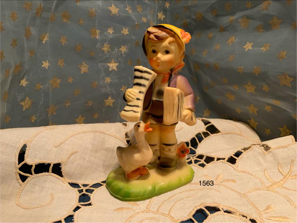 Vintage Beeldje Jongen met Gans en Accordeon - Hong Kong, Ophalen of Verzenden