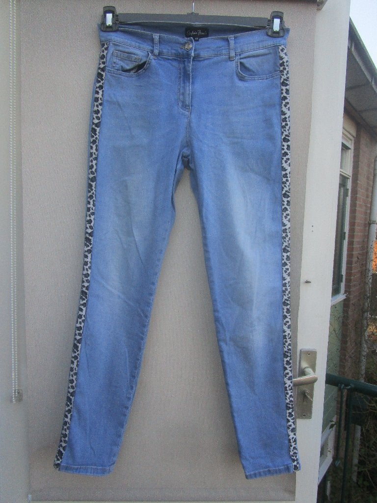 Spijkerbroek GAFAIR mt  38/40  met panterbies., GAFAIR, Nieuw, W30 - W32 (confectie 38/40), Verzenden