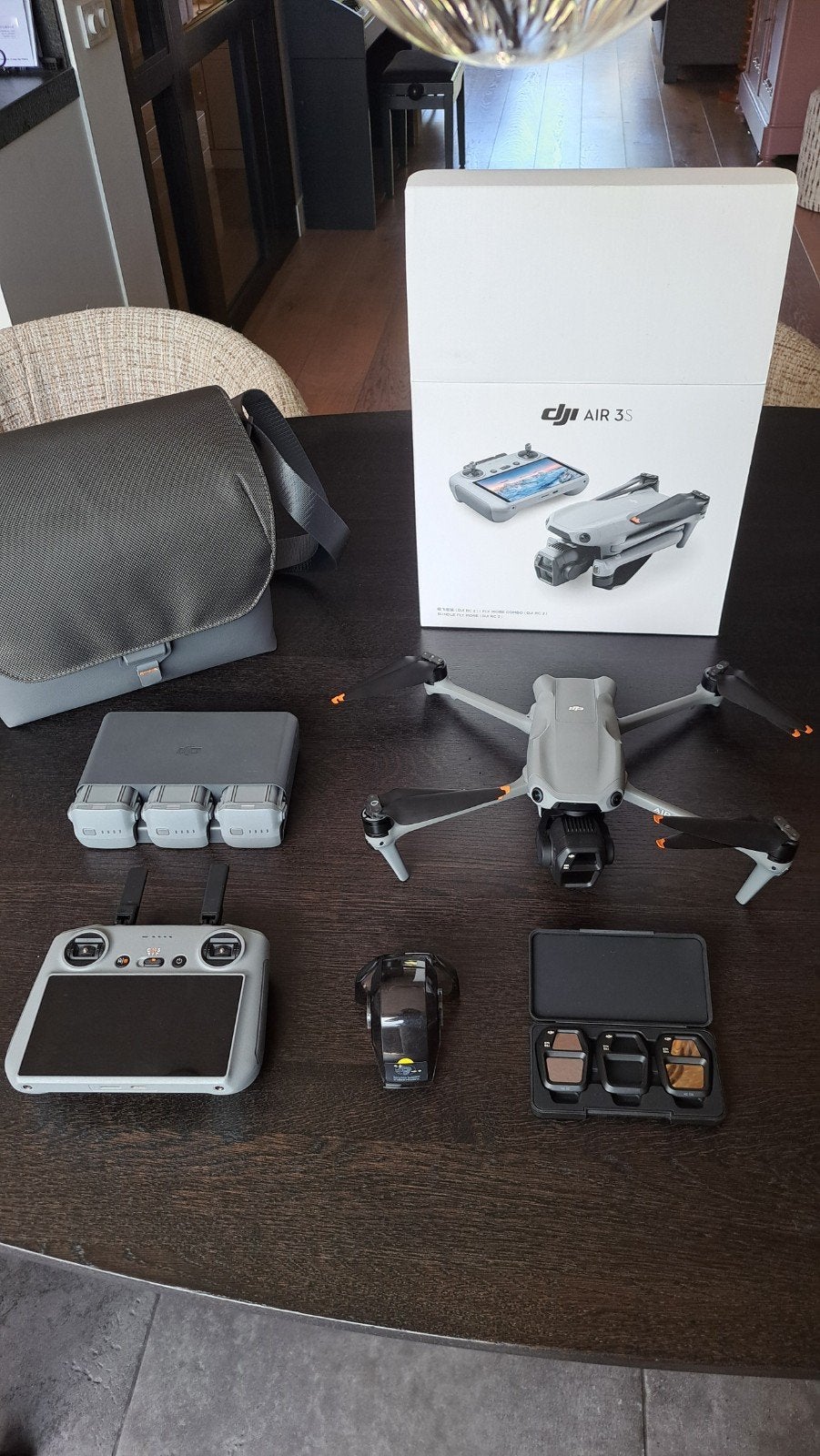 DJI Air 3s Fly more combo, 250 tot 900 gram, 30 tot 45 minuten, 5 tot 10 kilometer, Altitude Hold
