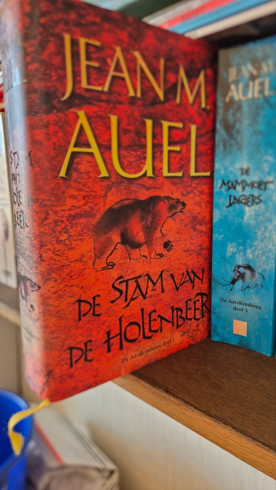 De Stam van de Holenbeer - Jean M. Auel ( deel, Boeken, Ophalen of Verzenden, Gelezen, Jean M. Auel, Nederland