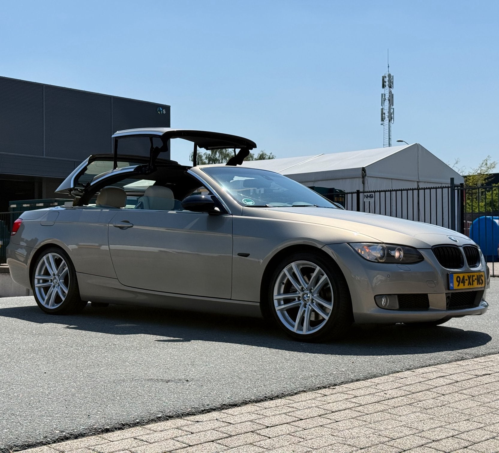 BMW 325i Cabrio Automaat NAP APK Nieuwe Injectoren Cruise, Achterwielaandrijving, 4 stoelen, 2996 cc, Bruin