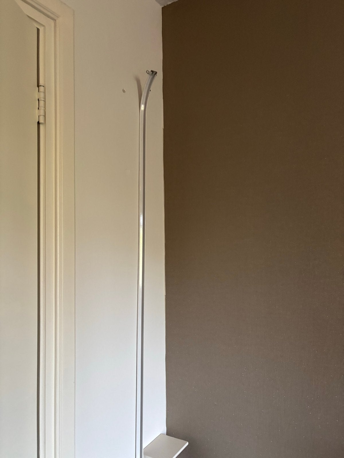 Gordijnrails, 2 meter plus met ronde hoek, Ophalen, Zo goed als nieuw, 200 cm
