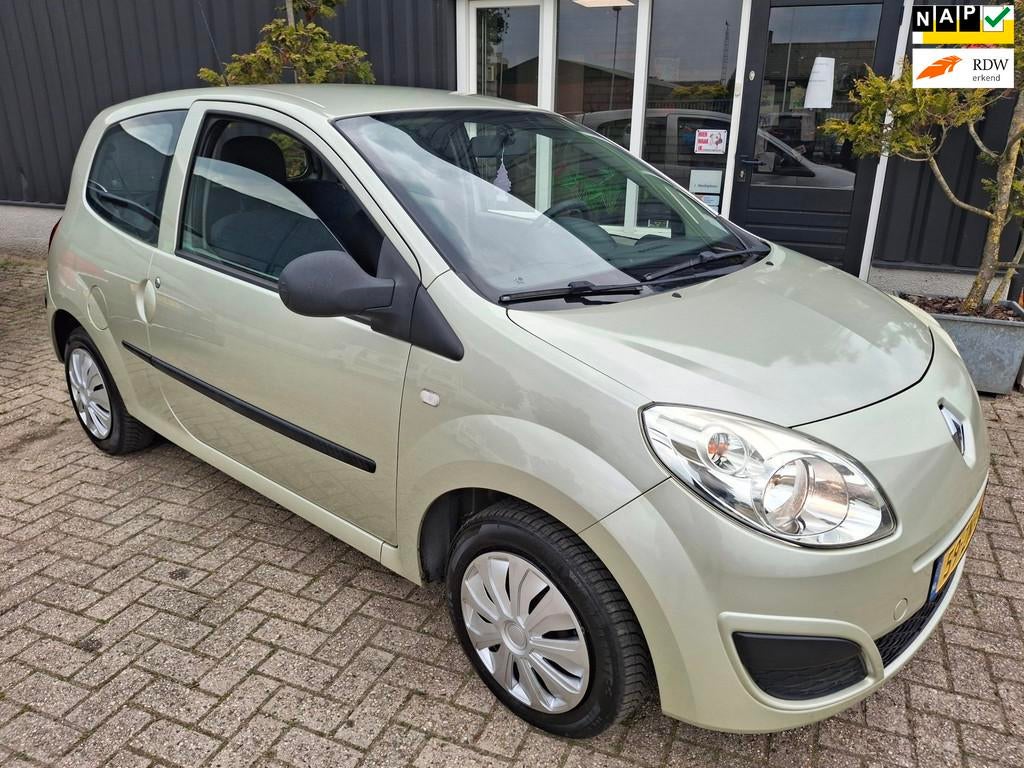 Renault Twingo 1.2 Authentique*geleverd met nieuwe apk*, Auto's, Renault, Voorwielaandrijving, 31 €/maand, 4 stoelen, Origineel Nederlands