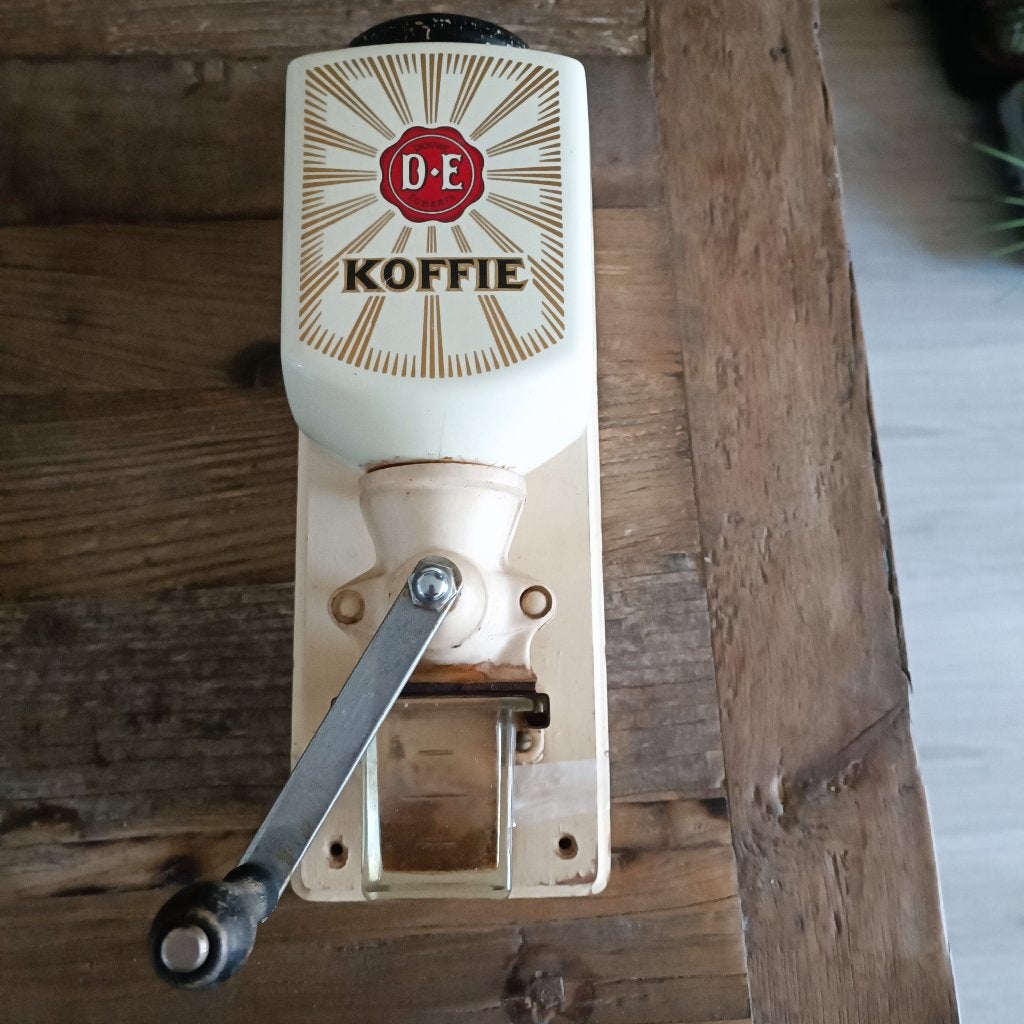 Douwe Egberts d e koffie molen, Ophalen
