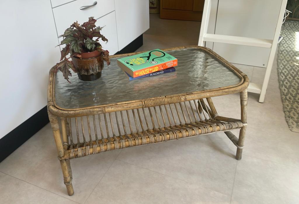 Vintage jaren 60 rotan tafeltje, bijzettafel, dressoir, Huis en Inrichting, Kasten | Dressoirs, Ophalen, Gebruikt