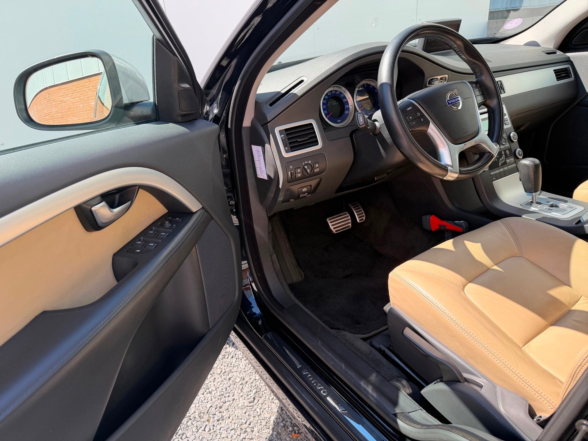 Volvo V70 2.0T R-Edition | 2011 | Automaat |, Euro 5, 4 cilinders, Met garantie (alle), Zwart