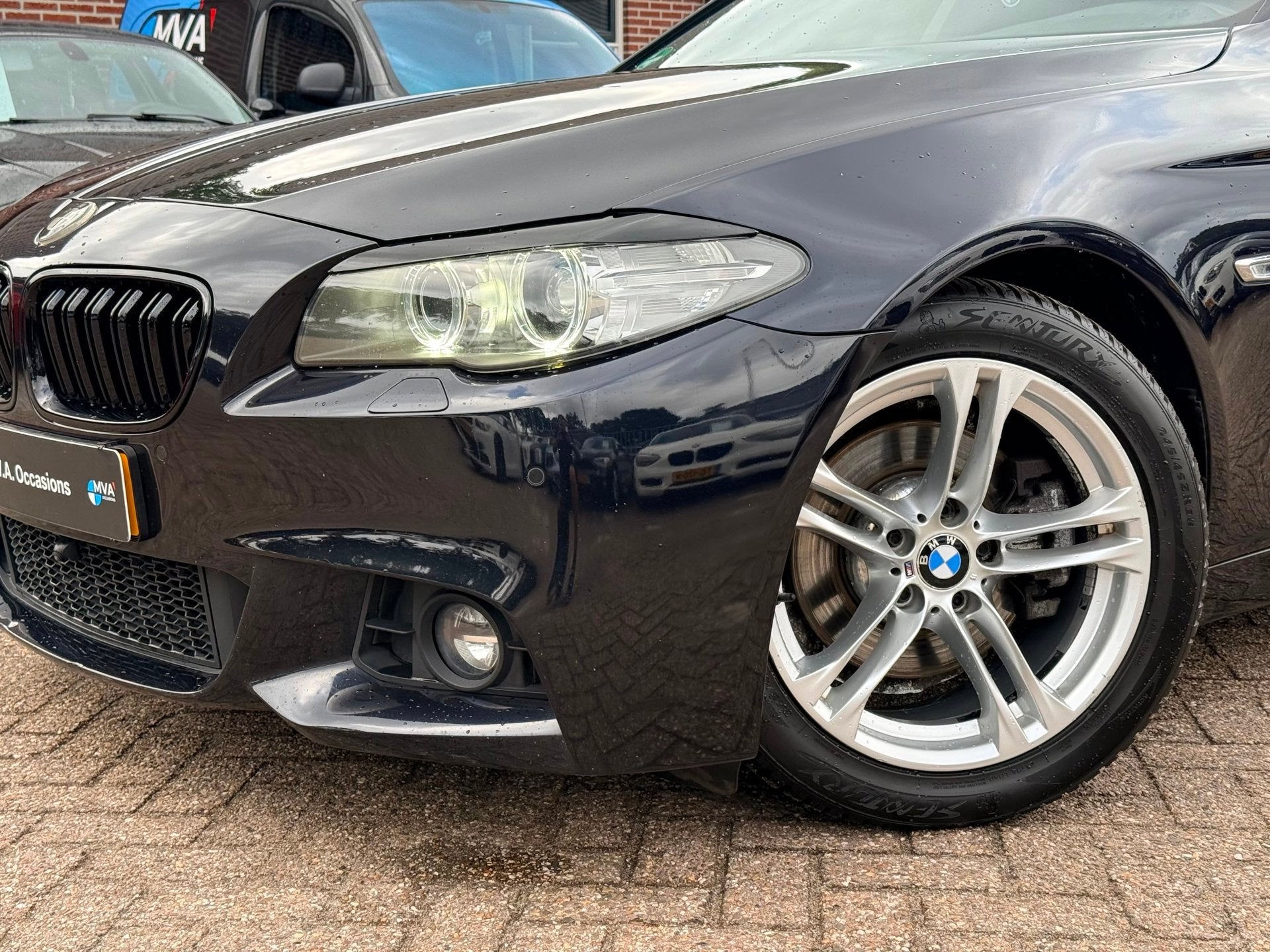 BMW 5-serie Touring 520i Executive M Sport|Nieuwe Ketting|Ca, Automaat, Gebruikt, 4 cilinders, 2000 kg