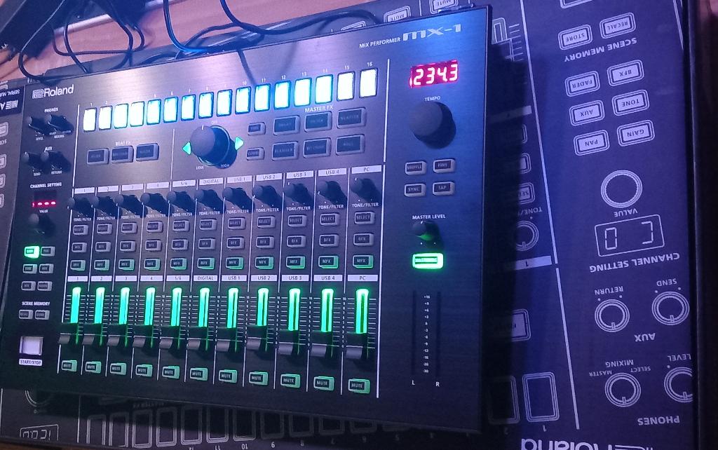 Roland MX-1, Verzenden, Zo goed als nieuw