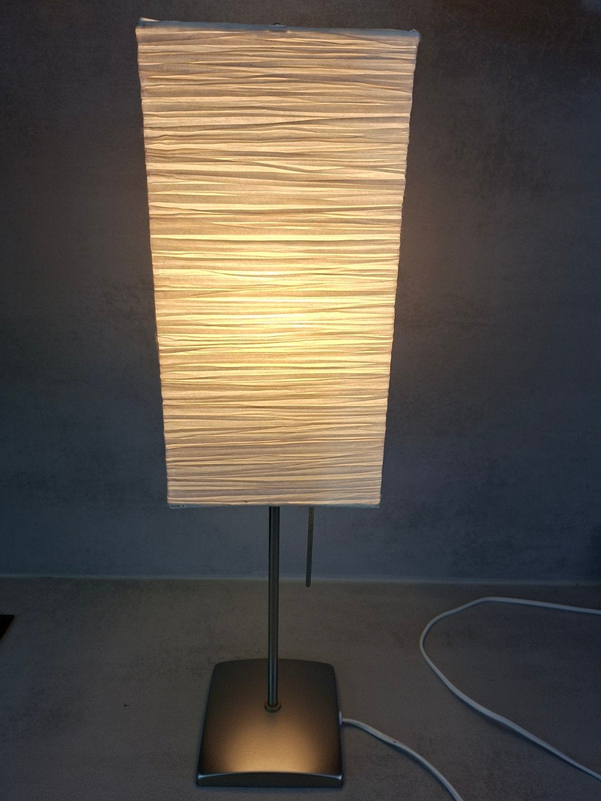 Sfeervolle IKEA Magnarp Tafellamp – Geplooid Rijstpapier, Ophalen, Met schakelaar, Gebruikt, Wit