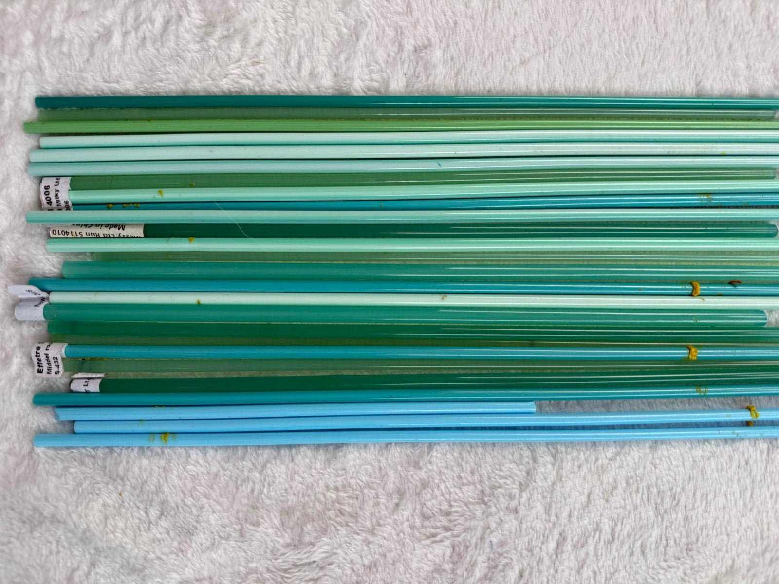 25 Glasstaven turquo tinten t.b.v.branden glaskralen -NIEUW-, Hobby en Vrije tijd, Kralen en Sieraden maken, Verzenden, Nieuw