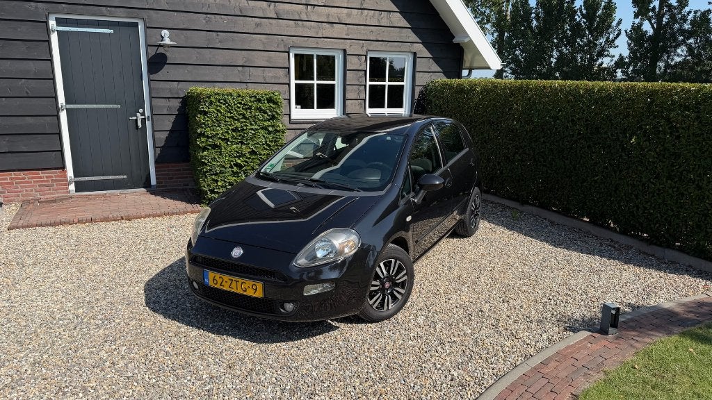 Fiat Punto Evo 0.9 Twinair 5-deurs 2013 | Nieuwe koppeling, Voorwielaandrijving, Euro 5, Stof, Zwart