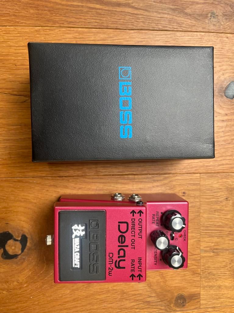 BOSS DM-2w Waza Craft Delay Pedaal, Muziek en Instrumenten, Ophalen of Verzenden, Nieuw, Delay of Echo