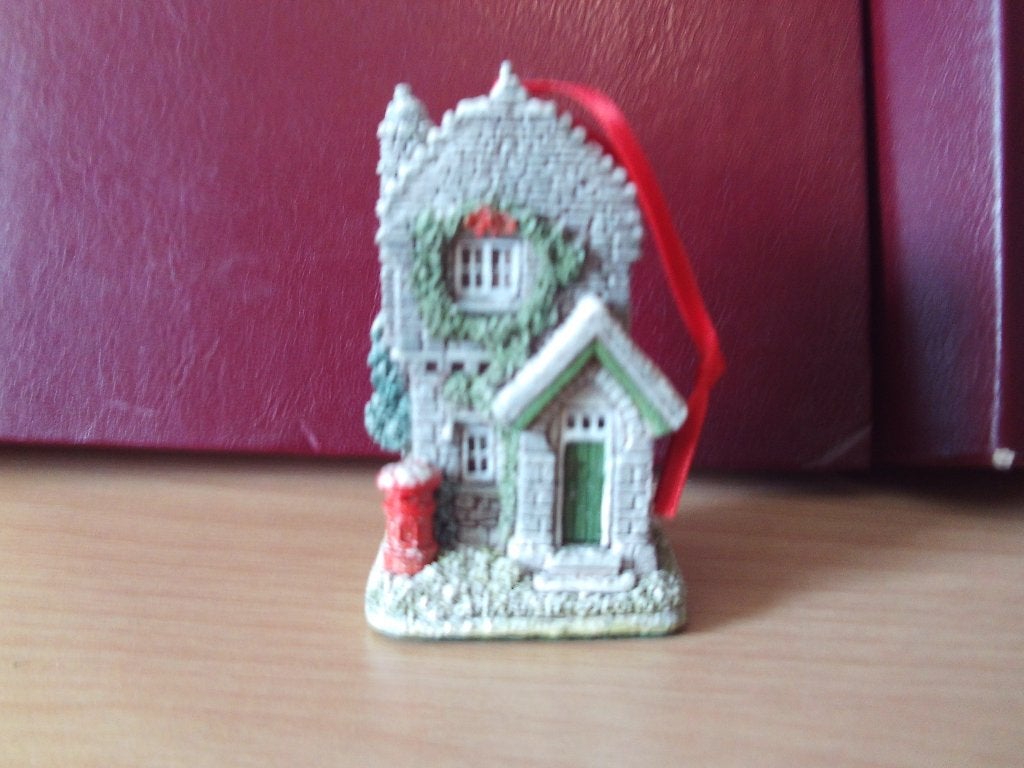Lilliput Lane - Plum Cottage - kerstboomornament, Ophalen of Verzenden, Zo goed als nieuw, Overige typen