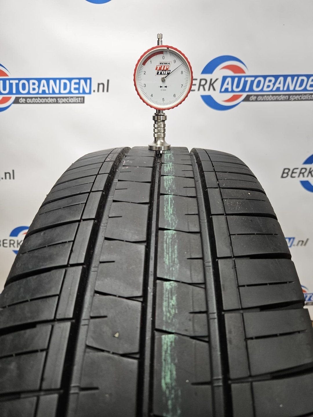 2x Vredestein Comtrac 2 215/56 R15C 104/102T 215/65/15C 2156, 15 inch, -, -, Ophalen of Verzenden
