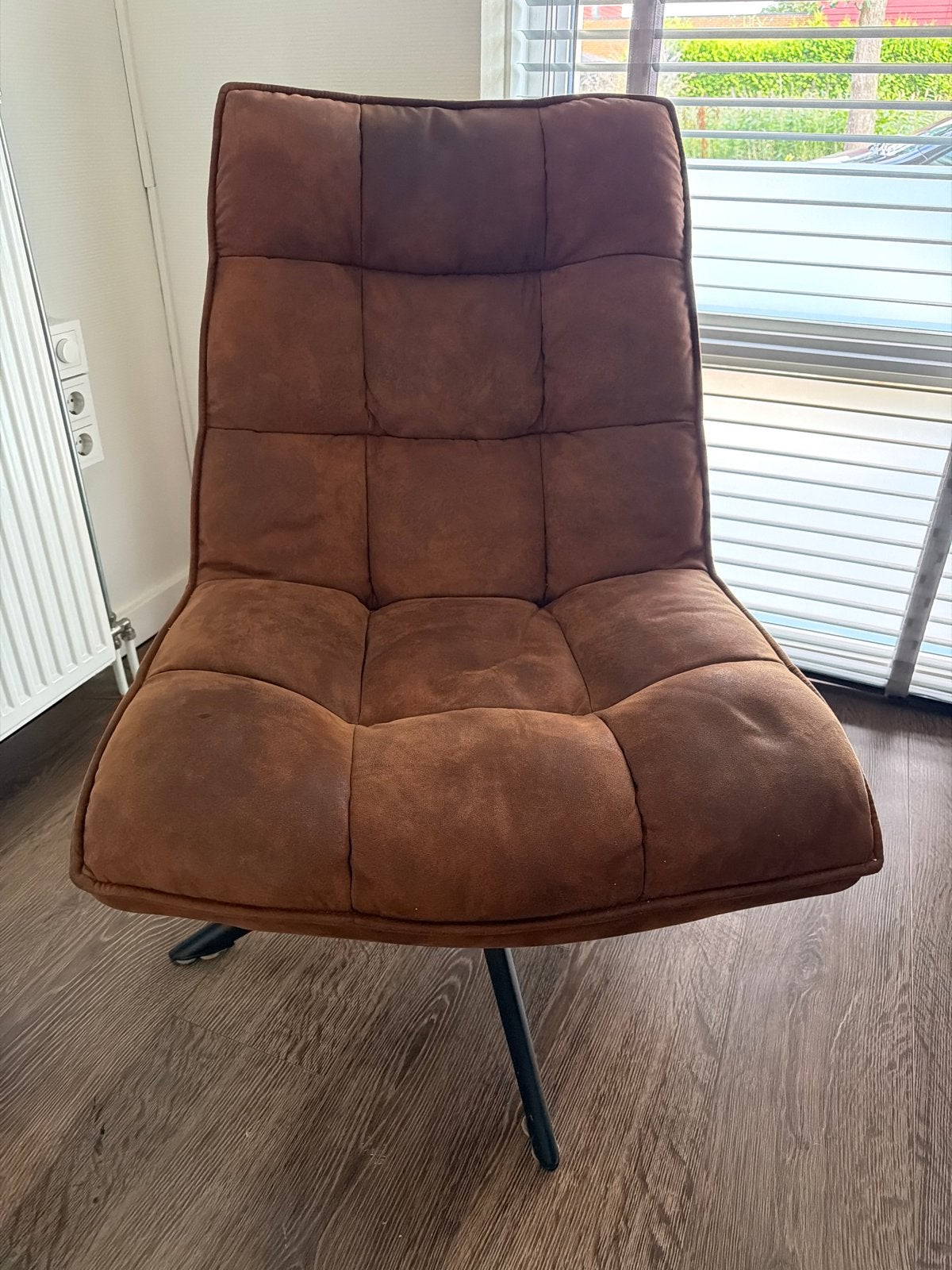 Comfortabele bruine stoel - perfect voor elke kamer, Ophalen, Bruin, Leer, Zo goed als nieuw