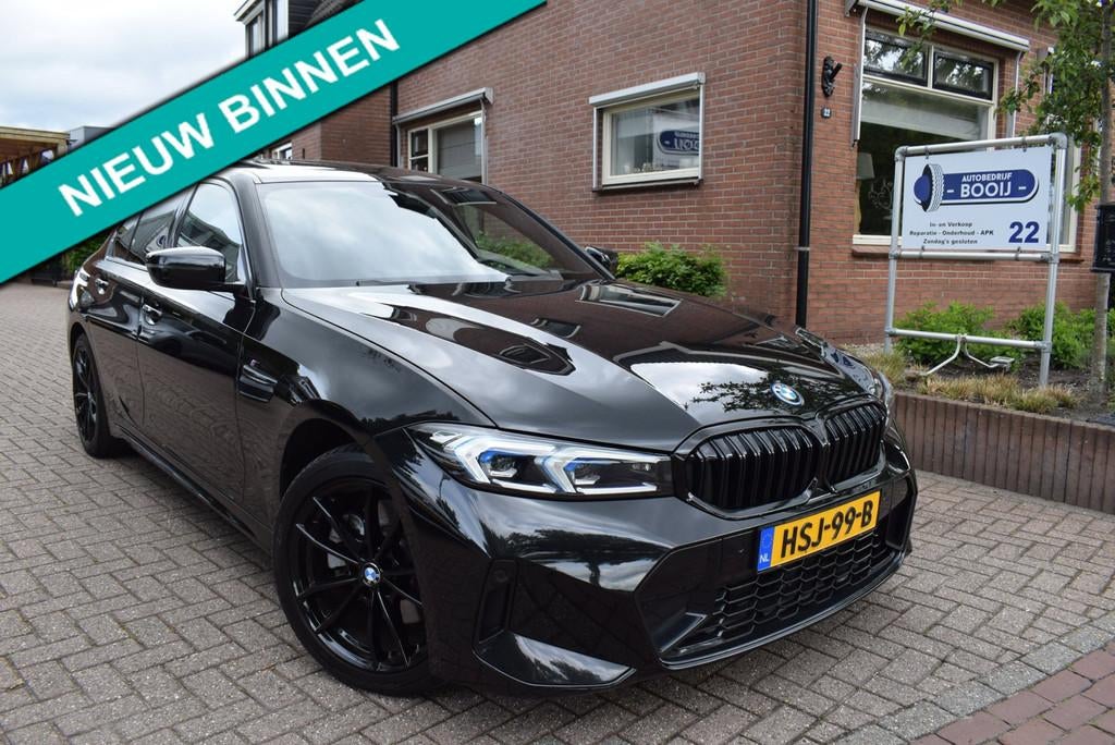 BMW 3-serie 330e M-PAKKET/OPEN DAK /HEAD-UP/CAMERA/CARPLAY/S, Auto's, BMW, 1998 cc, Achterwielaandrijving, Gebruikt, 4 cilinders