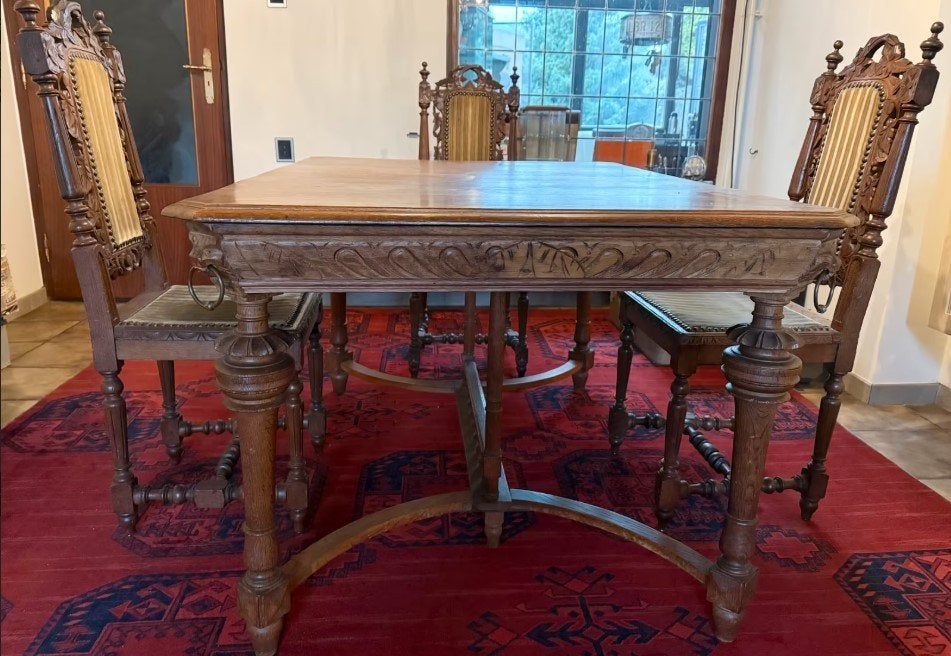 Antieke houten Mechelse Eetkamerset: Tafel en 4x Stoelen, Antiek en Kunst, Antiek | Meubels | Tafels, Ophalen