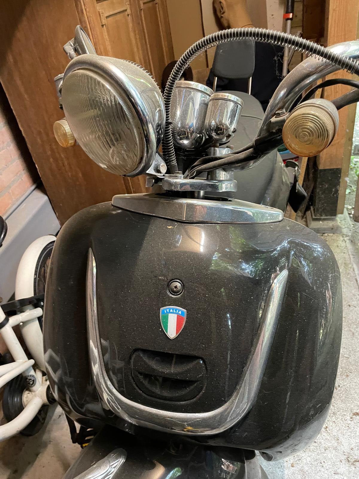 Grand Retro scooter ZNEN, Fietsen en Brommers, Scooters | Overige merken, Ophalen, Gebruikt, Benzine, 1 cc
