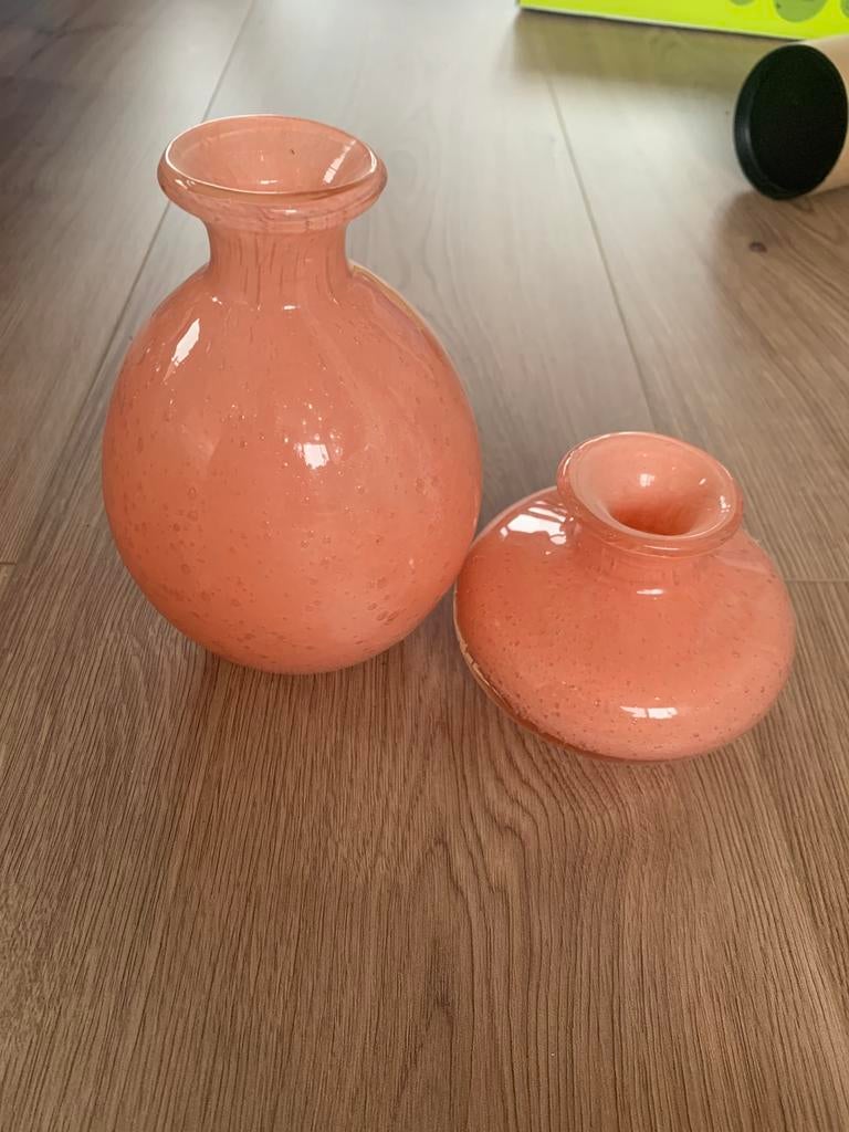 2x roze vaasje, Overige kleuren, Ophalen of Verzenden, Minder dan 50 cm, Glas