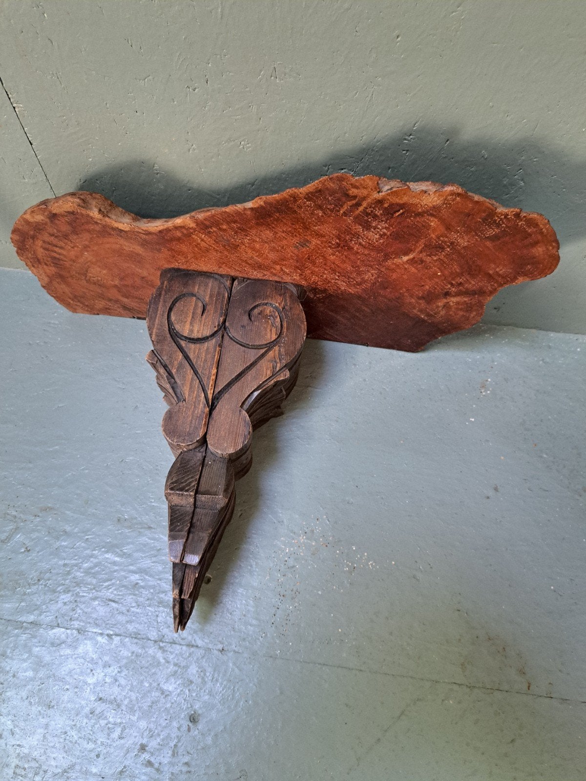 Unieke houten wandplank met bewerkte console, Ophalen of Verzenden, Gebruikt