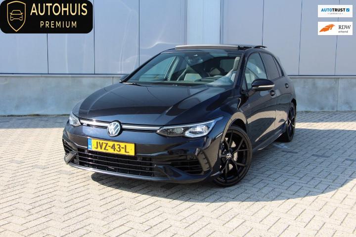 Volkswagen GOLF 8 R 2.0 TSI 320PK PERF AKRAPOVIC PANO VOL! L, Automaat, Gebruikt, 4 cilinders, 320 pk
