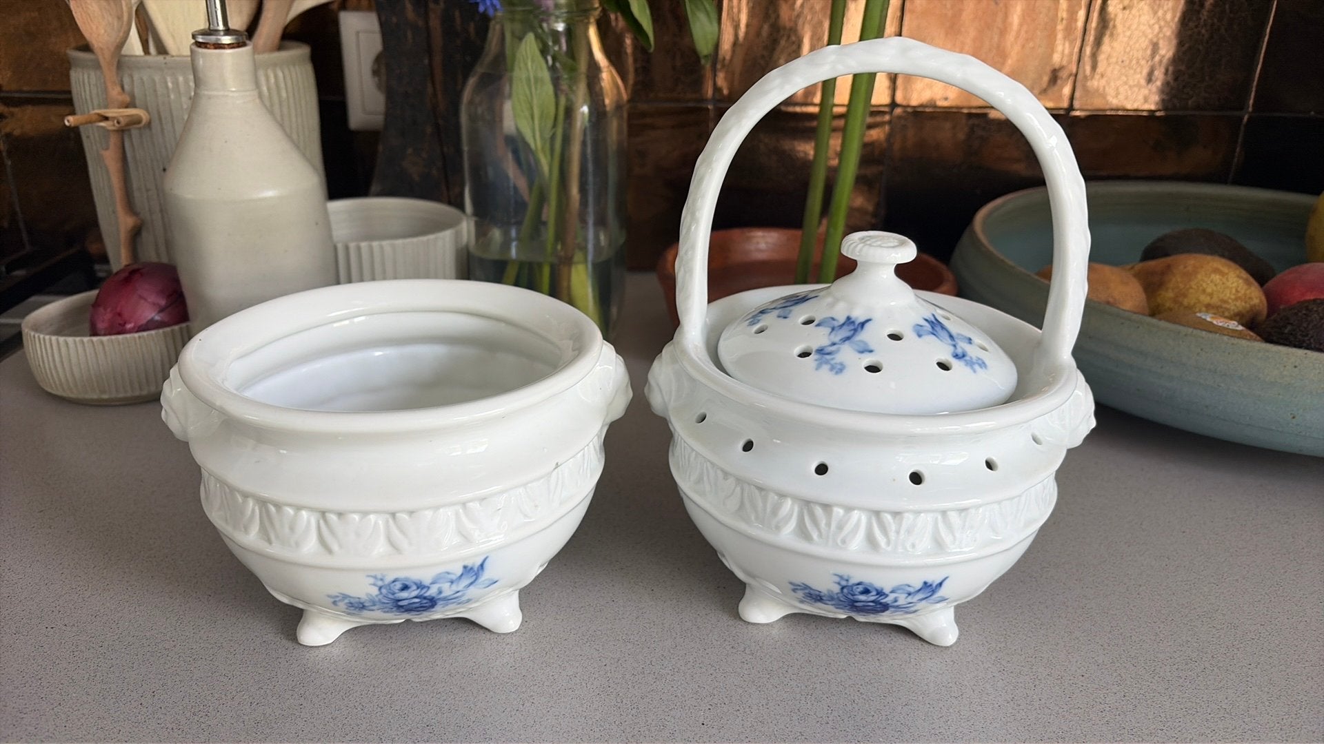 Porseleinen set van potpourri- en een cachepot, Antiek en Kunst, Ophalen