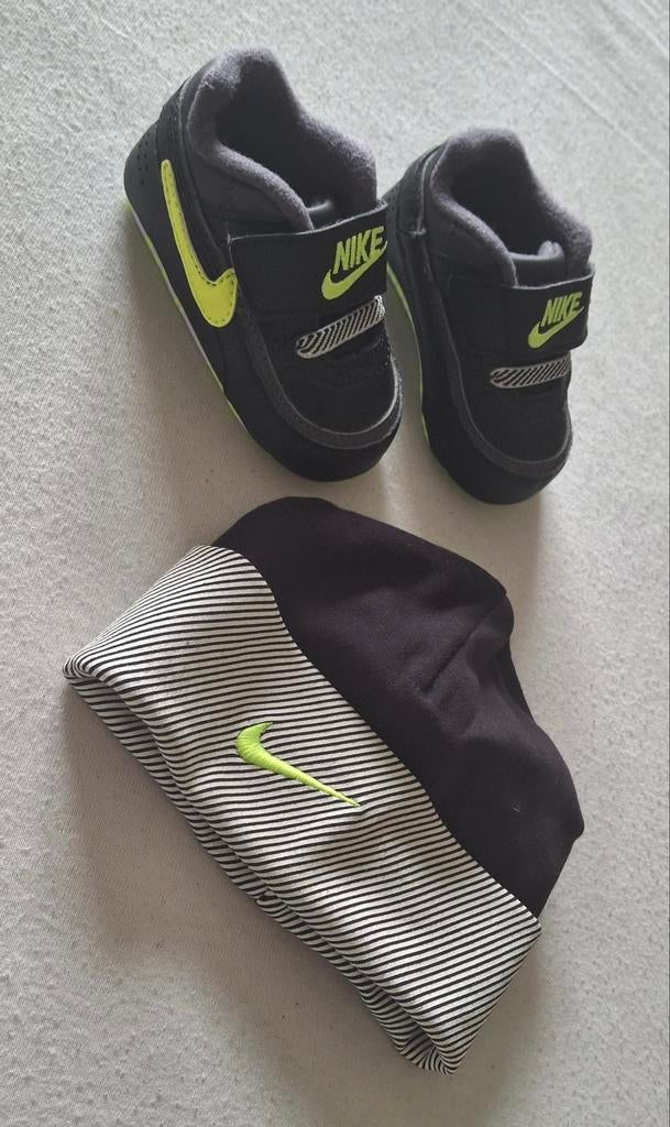 Nike Baby Cadeaubox - Air Max Schoentjes & Mutsje, Ophalen of Verzenden, Zo goed als nieuw, Kraamcadeau