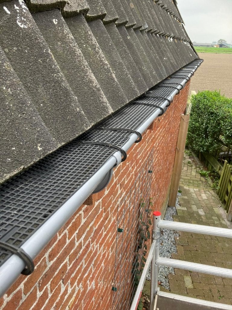 Dakgoot bescherming, Ophalen, Pvc, 6 meter of meer, Zo goed als nieuw
